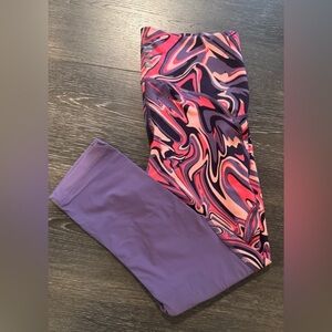 NWOT Under Armour Pink and Purple Compression Leggings Size Medium